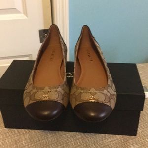 NWOT Coach Signature brown flat shoes